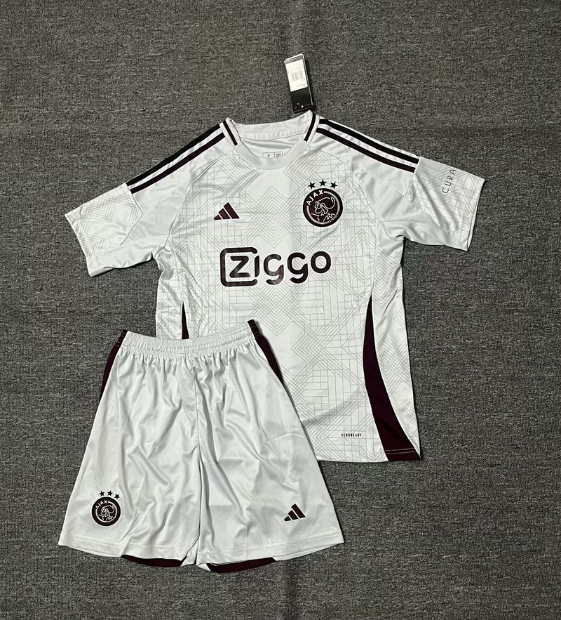 Kit Infantil Ajax III 24/25