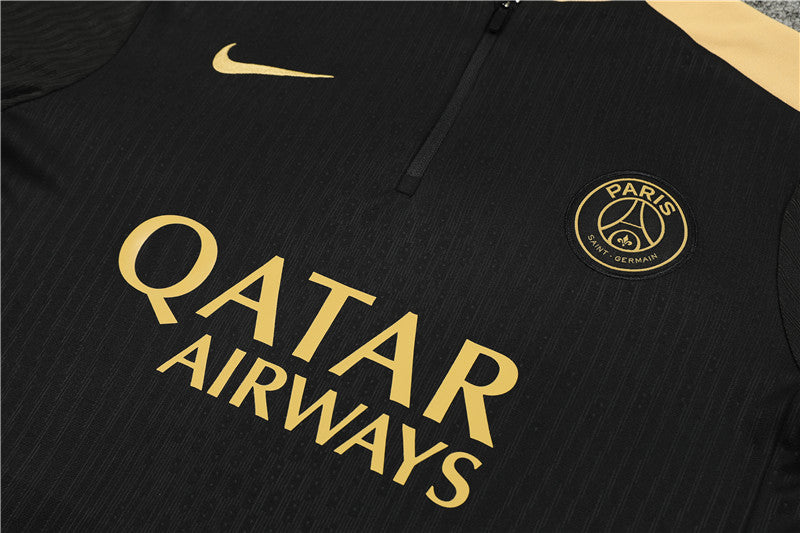 Conjunto Treino PSG 24/25 - Versão Jogador - Preto e dourado