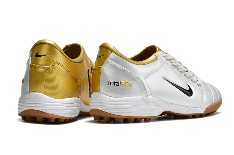 Chuteira Society Nike Total90 III - Branca/Dourada