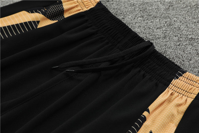 Conjunto Treino Real Madrid 24/25 - Preto e dourado